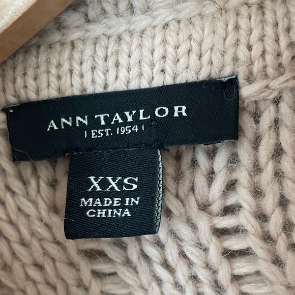 ANN TAYLOR Chunky Tan Fur Shoulder Long Oversized Sweater Vest Size XXS - Picture 6 of 12